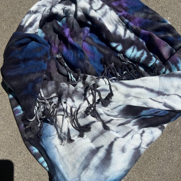 Brightly Twisted 100% viscose scarf, rarely used! - Picture 2 of 6